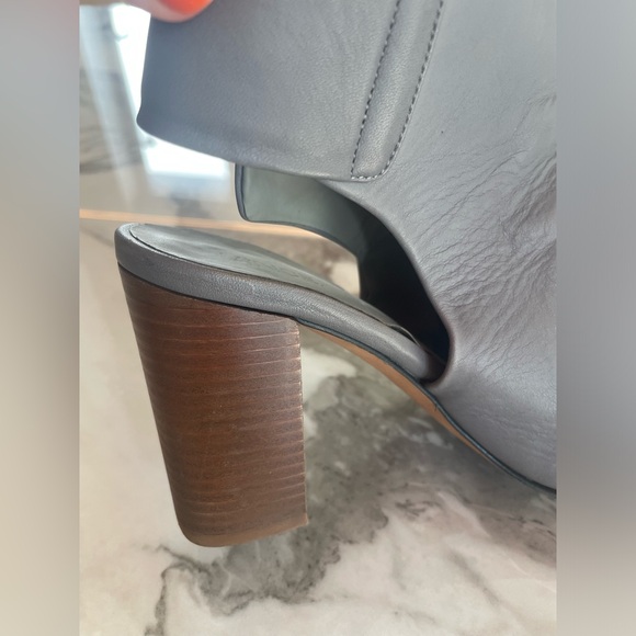 Vince 7.5 leather booties - Picture 2 of 4